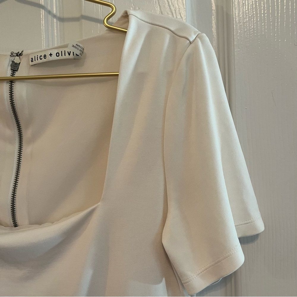 NWOT Alice + Olivia White Cowl Neck Bodysuit – Chic Minimalist Staple - Picture 4 of 6